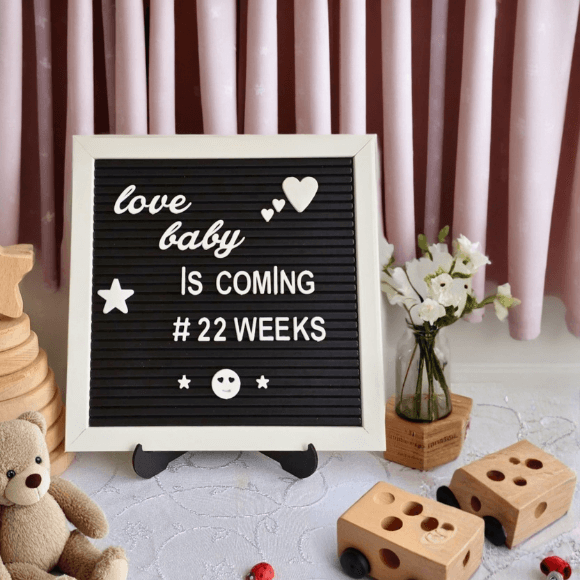 Beyaz Çerçeveli Siyah Zeminli Mesaj Panosu (25X25 CM)